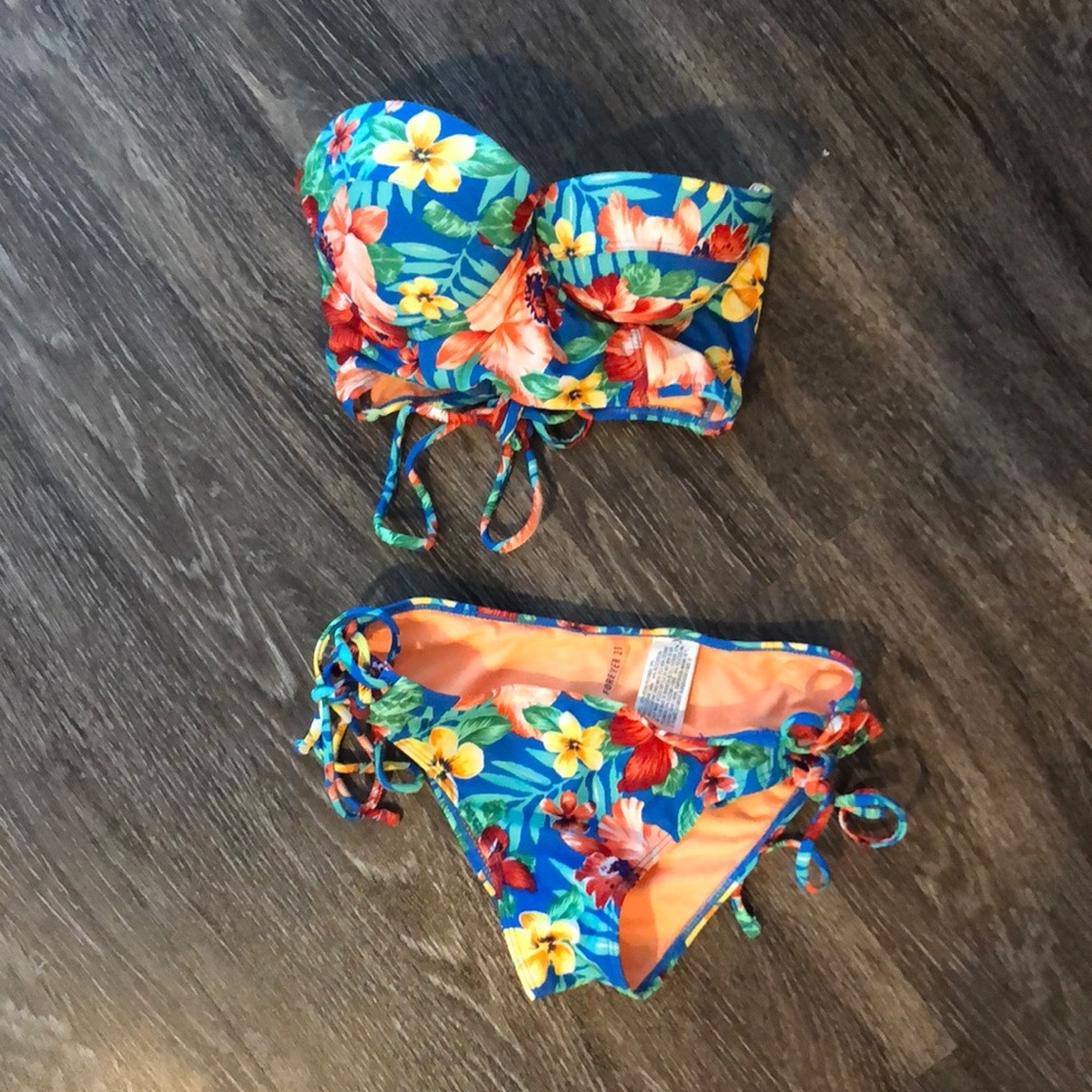 Bathing suit set